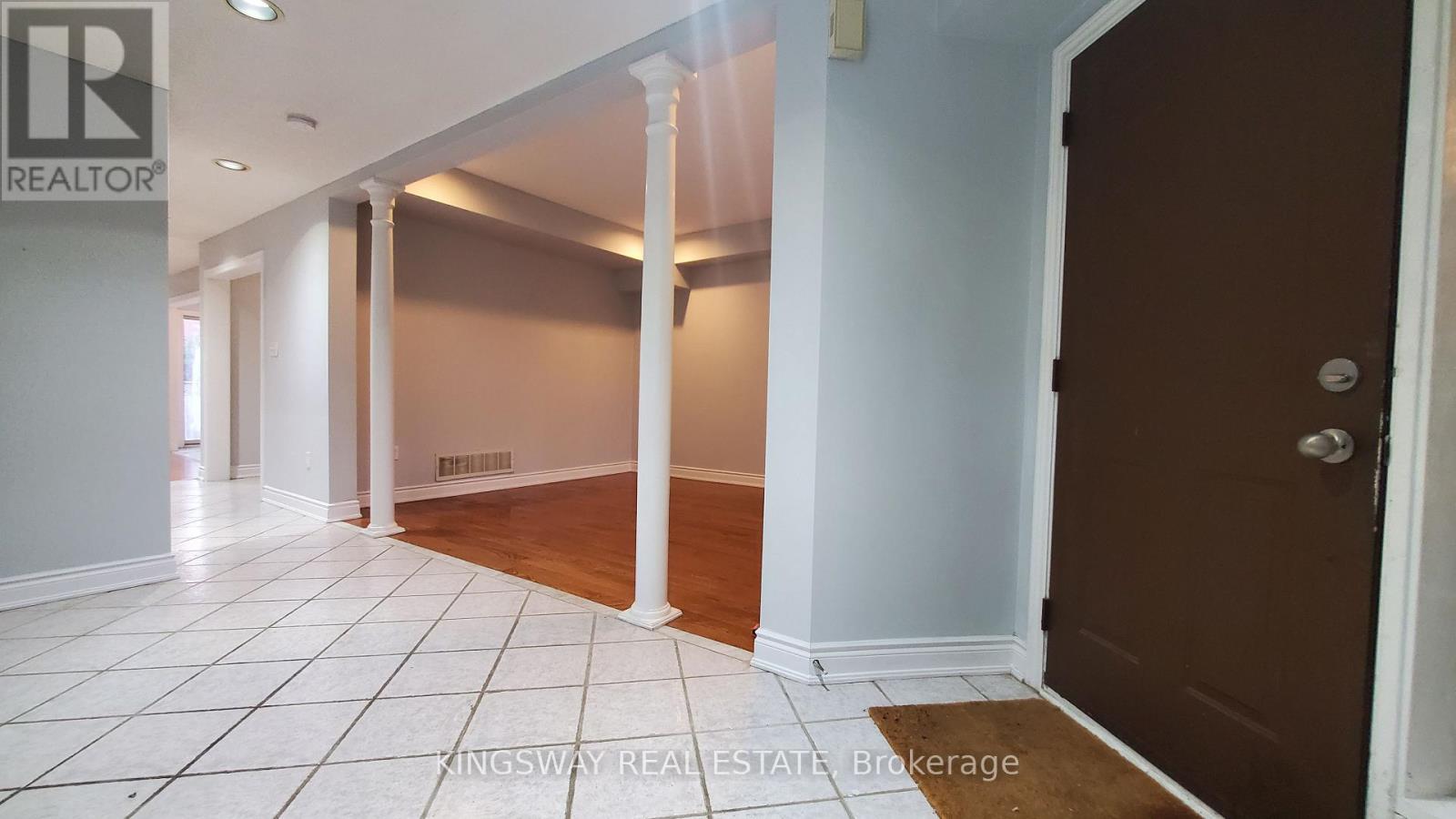 Main - 134 Fernforest Drive, Brampton, Ontario  L6R 1L6 - Photo 4 - W12783910