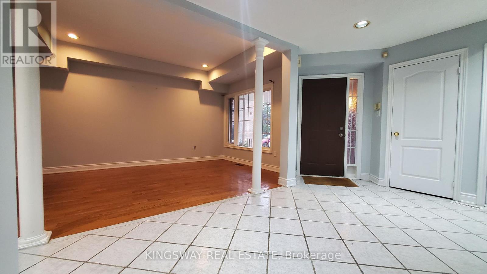 Main - 134 Fernforest Drive, Brampton, Ontario  L6R 1L6 - Photo 5 - W12783910