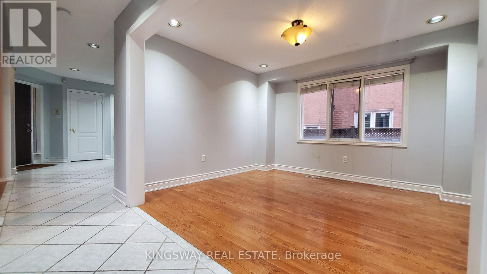 Main - 134 Fernforest Drive, Brampton, Ontario  L6R 1L6 - Photo 8 - W12783910