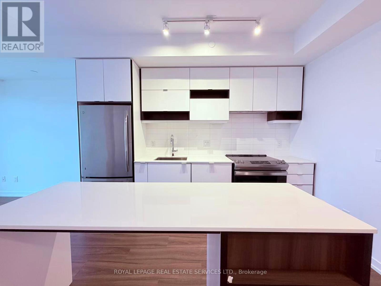 3009 - 4065 Confederation Parkway, Mississauga, Ontario  L5M 0L4 - Photo 3 - W12783392