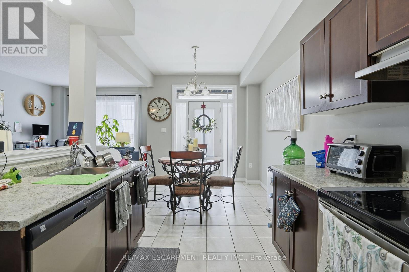 6 - 7 Lakelawn Road, Grimsby, Ontario  L3M 0E9 - Photo 12 - X12783786