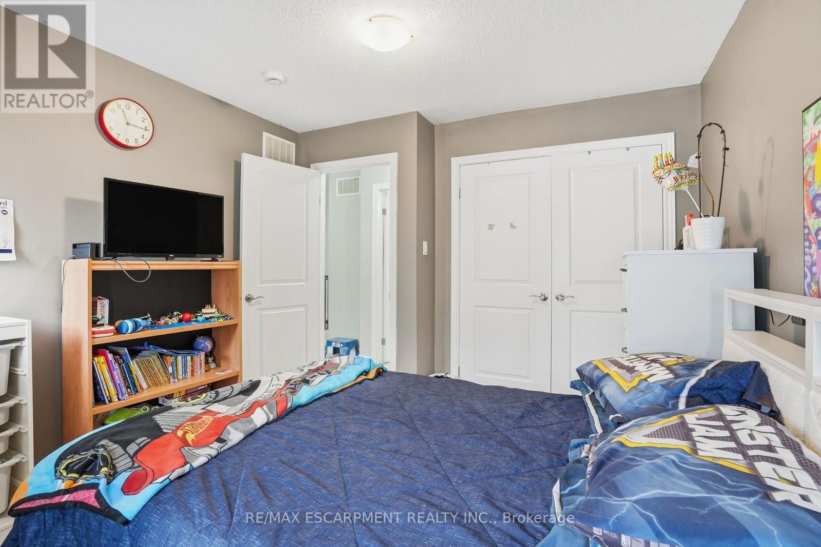 6 - 7 Lakelawn Road, Grimsby, Ontario  L3M 0E9 - Photo 18 - X12783786