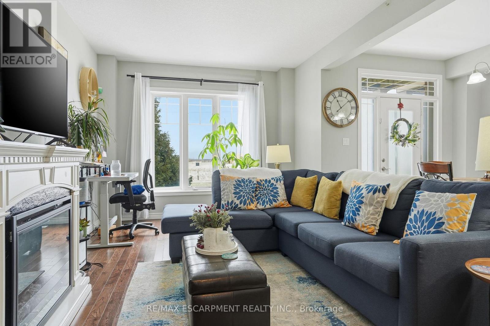 6 - 7 Lakelawn Road, Grimsby, Ontario  L3M 0E9 - Photo 8 - X12783786