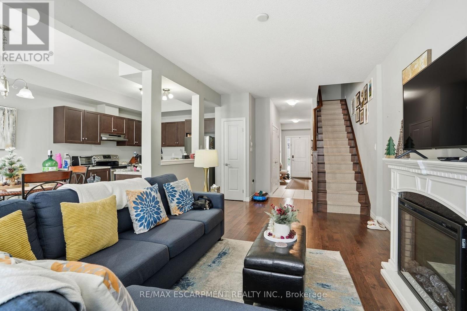 6 - 7 Lakelawn Road, Grimsby, Ontario  L3M 0E9 - Photo 9 - X12783786