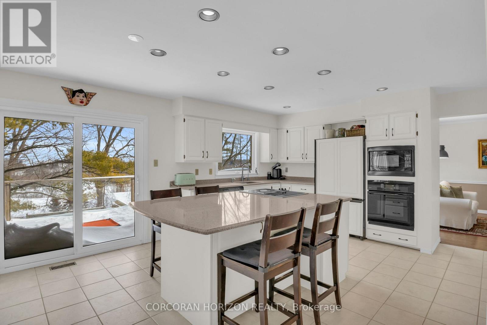 41 Tinatawa Court, Kitchener, Ontario  N2A 3G9 - Photo 8 - X12783892