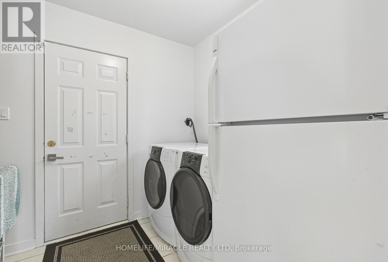 12 Robert Attersley Drive E, Whitby, Ontario  L1R 3E3 - Photo 11 - E12783708