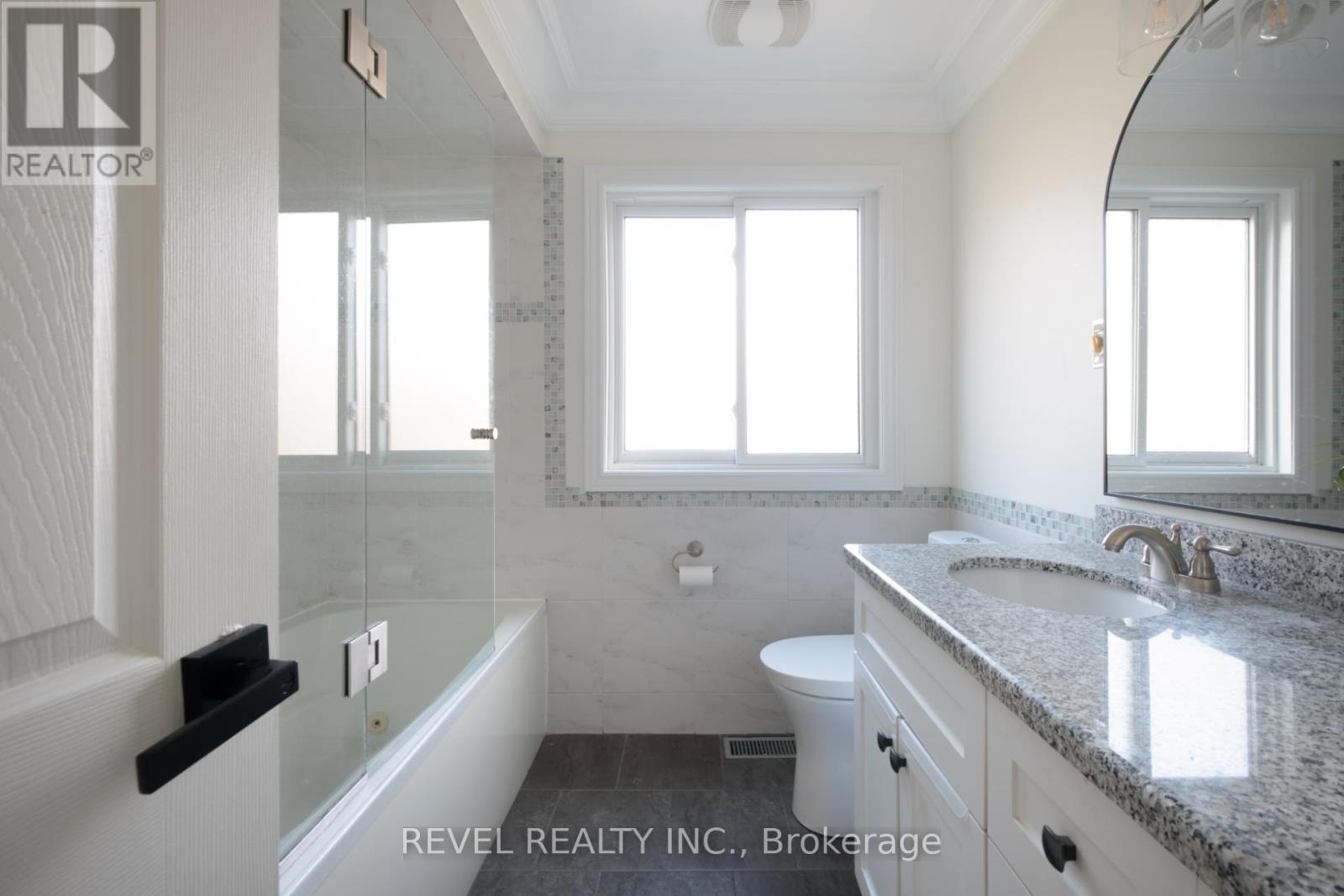 134 Fairwood Place W, Burlington, Ontario  L7T 4B6 - Photo 32 - W12765254