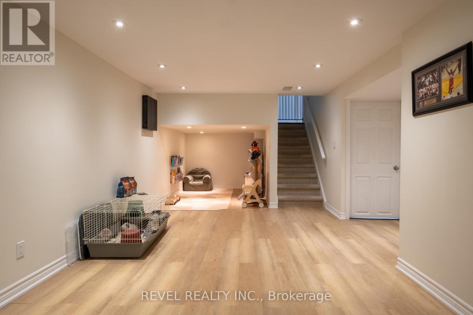 134 Fairwood Place W, Burlington, Ontario  L7T 4B6 - Photo 33 - W12765254