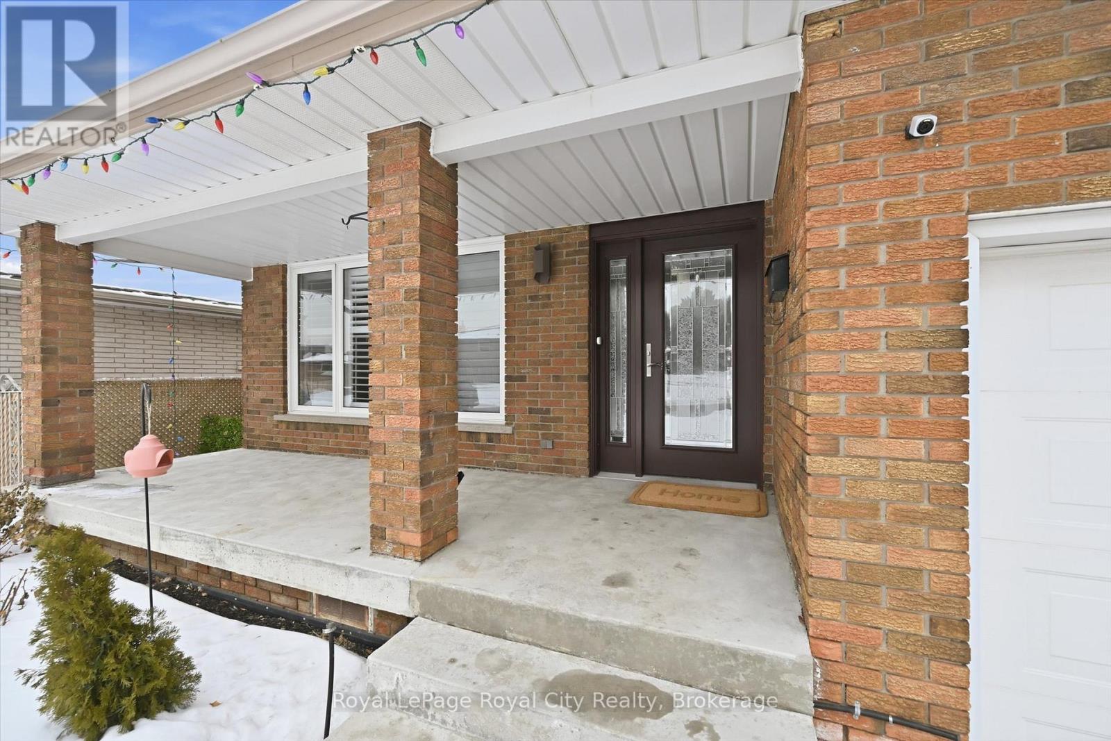 74 Summercrest Drive, Hamilton, Ontario  L8K 6G6 - Photo 3 - X12783960