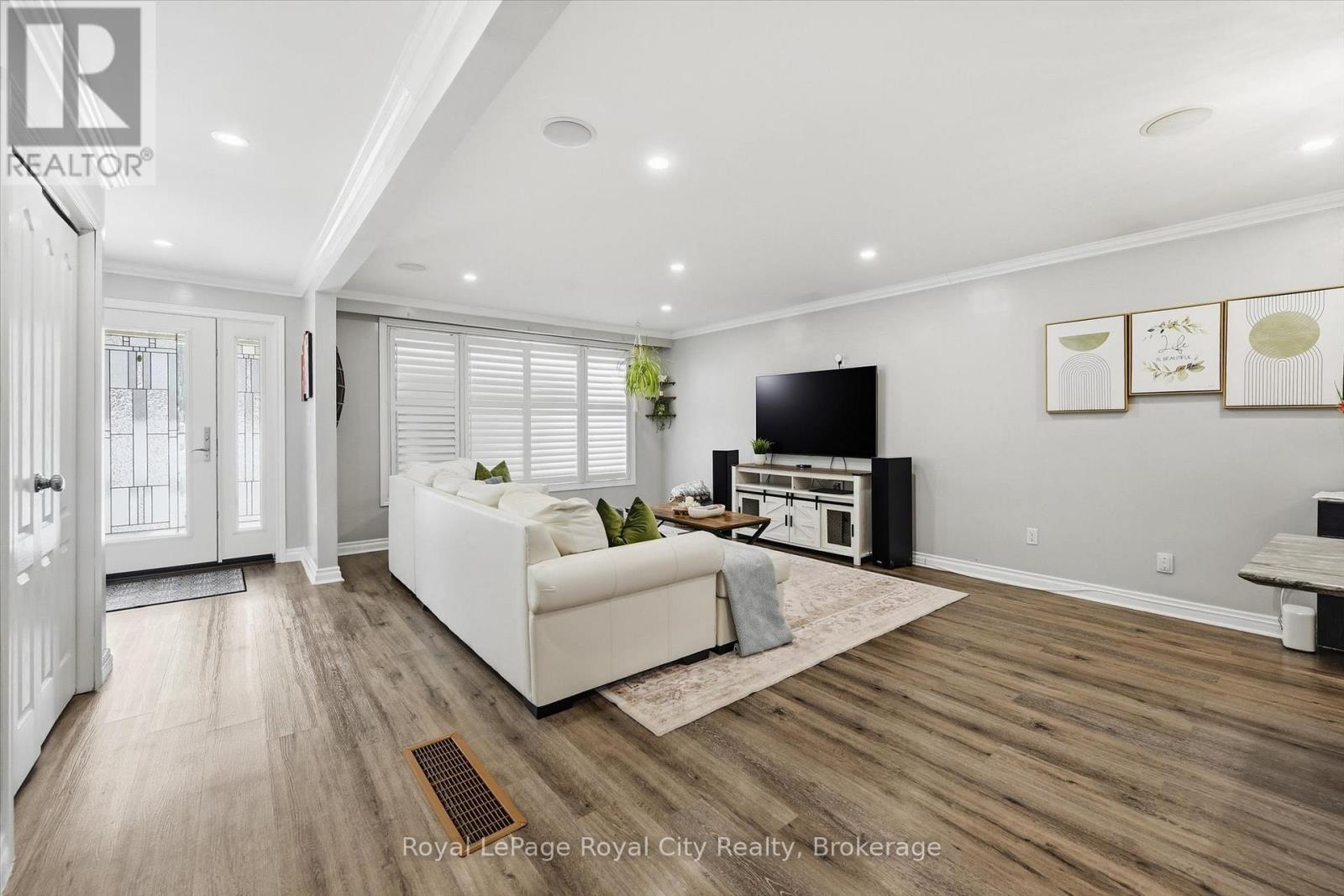 74 Summercrest Drive, Hamilton, Ontario  L8K 6G6 - Photo 5 - X12783960