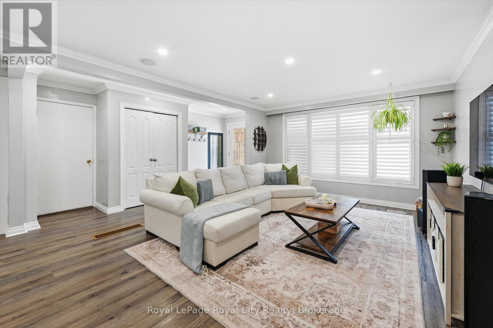 74 Summercrest Drive, Hamilton, Ontario  L8K 6G6 - Photo 6 - X12783960