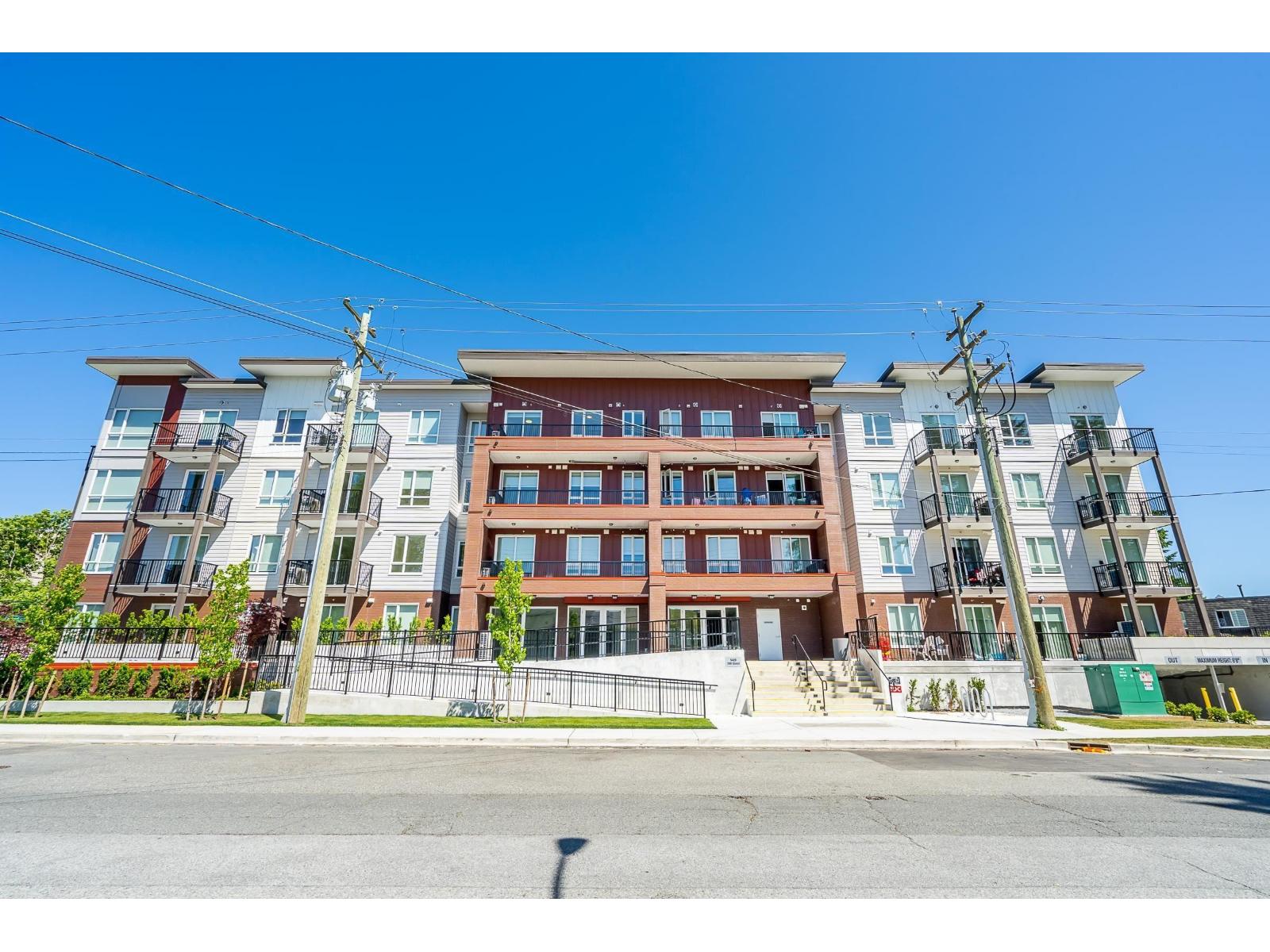 305 5420 208 Street, Langley, British Columbia  V3A 2J9 - Photo 1 - R3089216