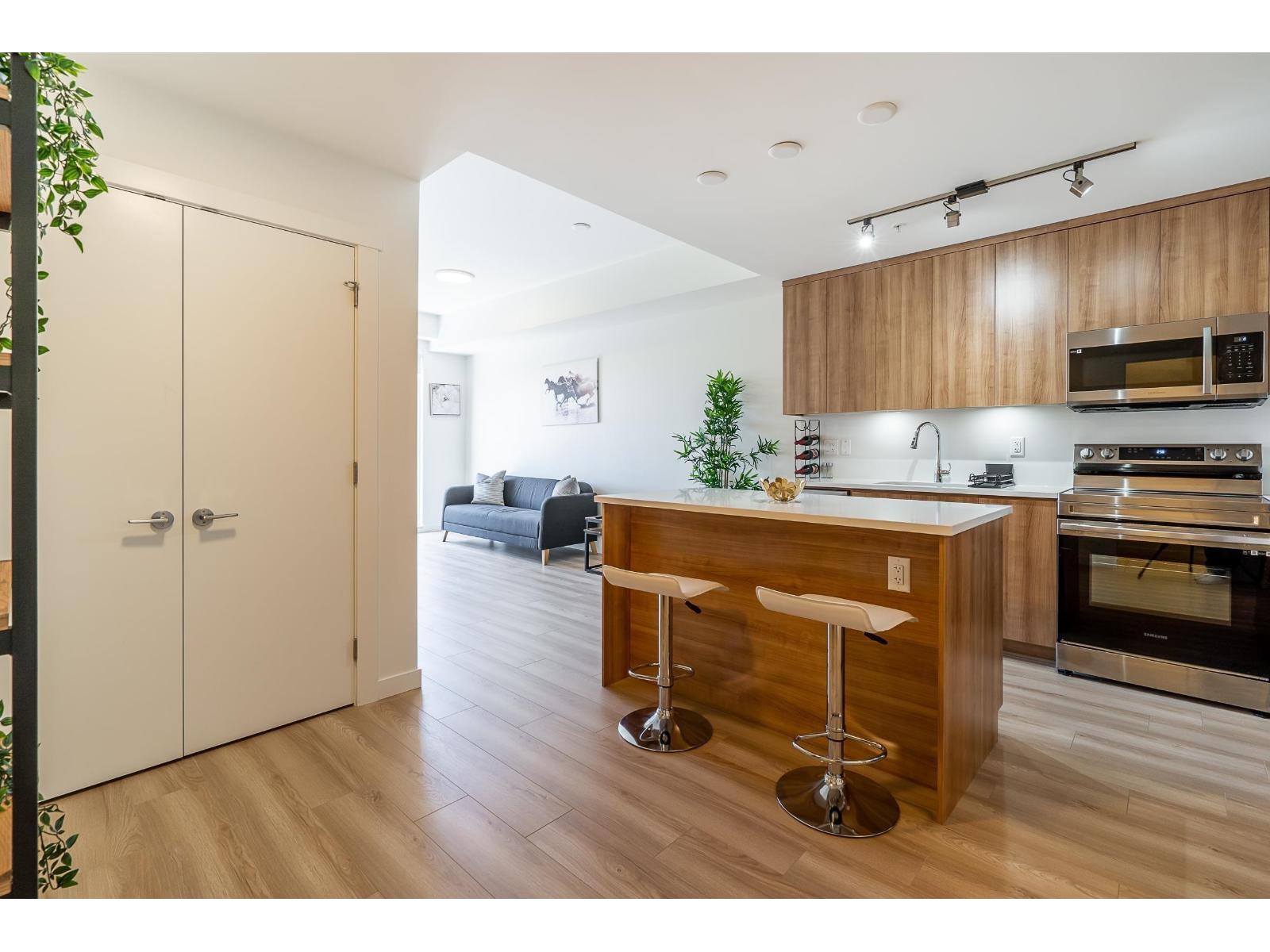 305 5420 208 Street, Langley, British Columbia  V3A 2J9 - Photo 5 - R3089216