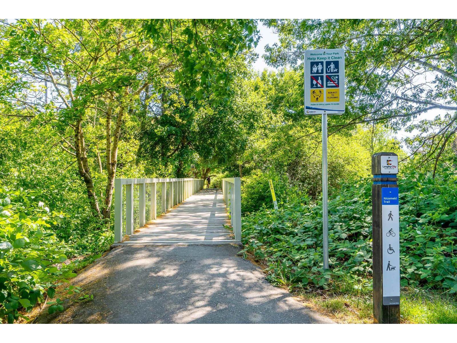 305 5420 208 Street, Langley, British Columbia  V3A 2J9 - Photo 3 - R3089216