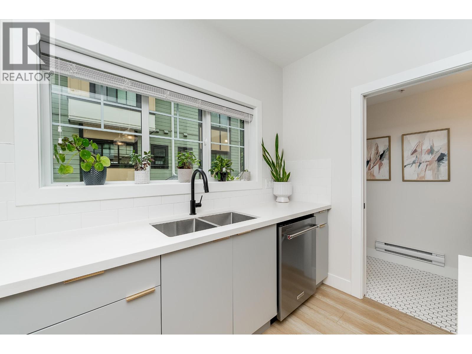 202 80 Elgin Street, Port Moody, British Columbia  V3H 0M6 - Photo 4 - R3089348