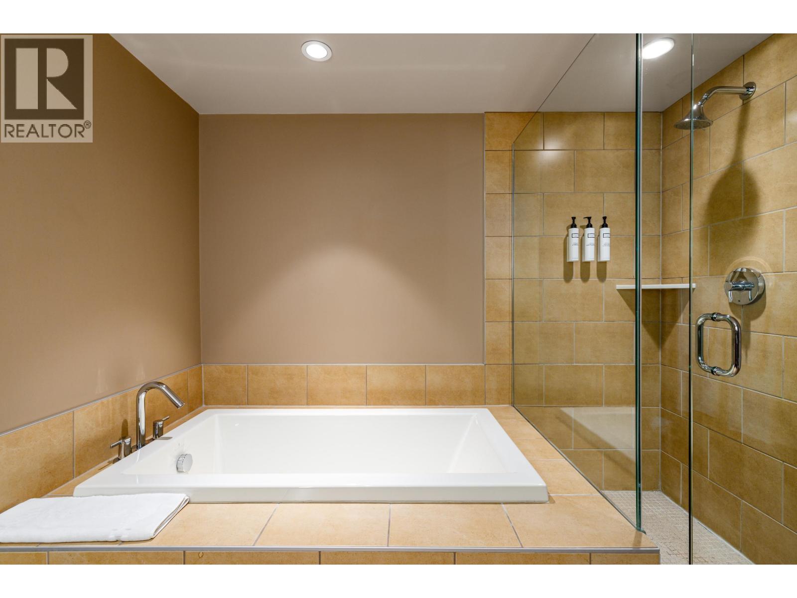 103b 2020 London Lane, Whistler, British Columbia  V0N 1B2 - Photo 13 - R3089377