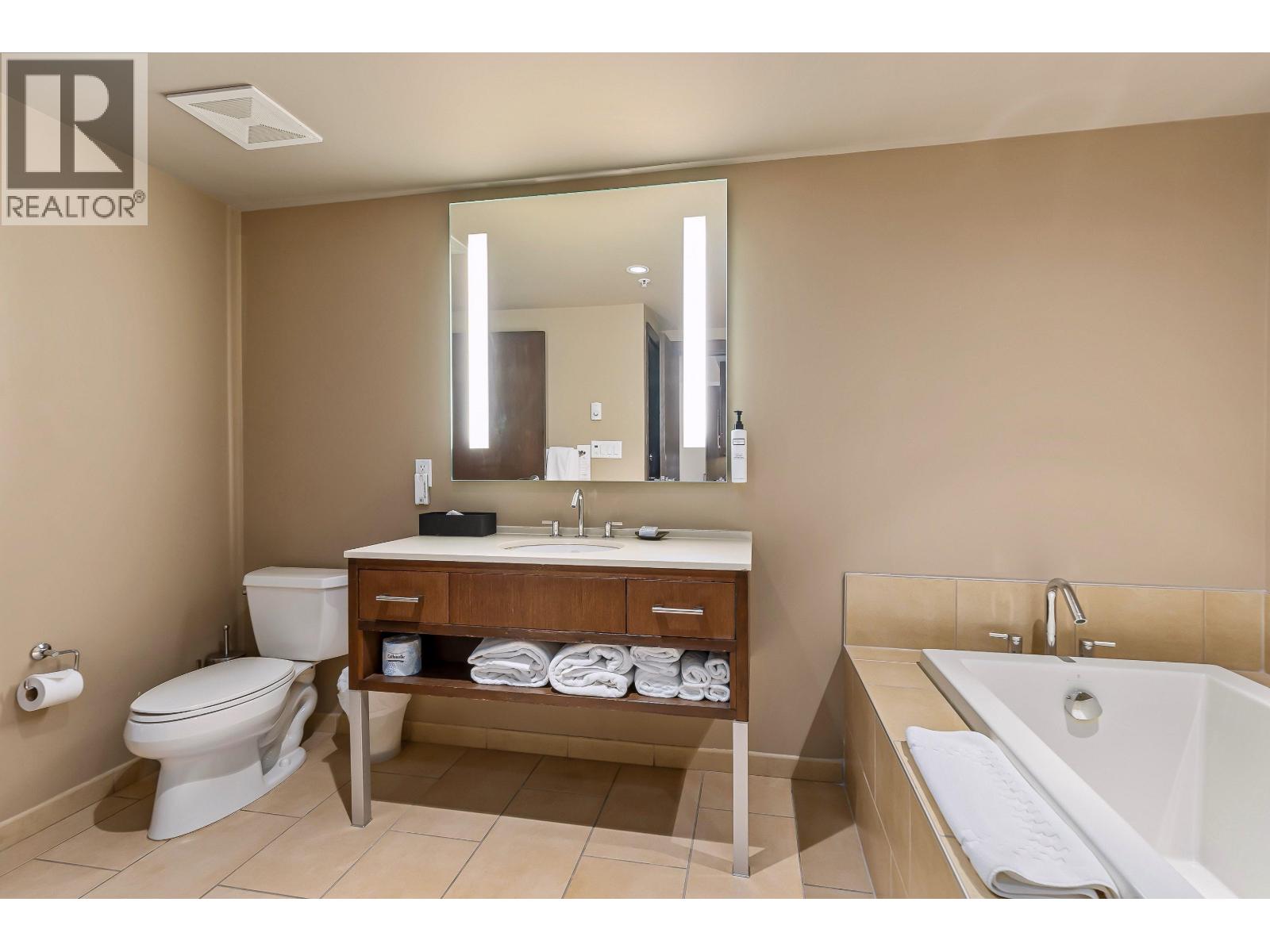 103b 2020 London Lane, Whistler, British Columbia  V0N 1B2 - Photo 16 - R3089377