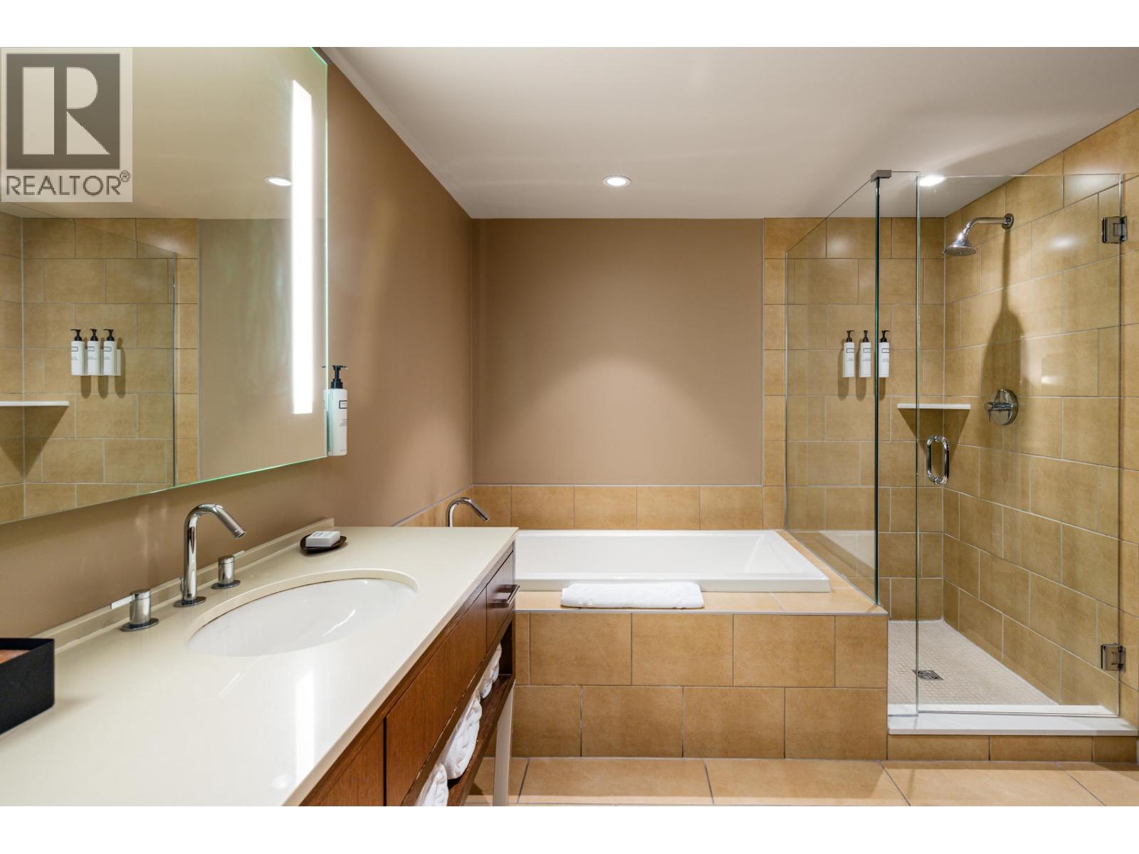 103b 2020 London Lane, Whistler, British Columbia  V0N 1B2 - Photo 17 - R3089377