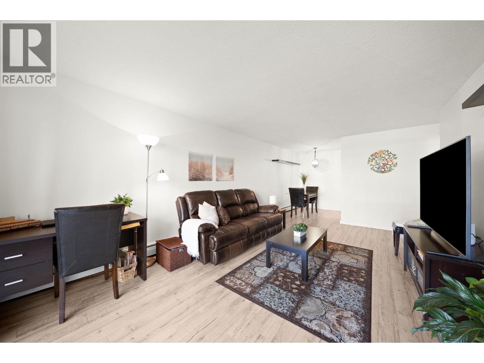 203 131 W 4th Street, North Vancouver, British Columbia  V7M 3C8 - Photo 2 - R3089397