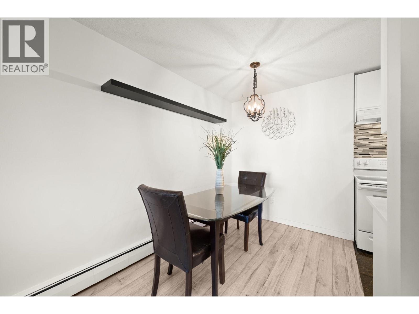 203 131 W 4th Street, North Vancouver, British Columbia  V7M 3C8 - Photo 5 - R3089397