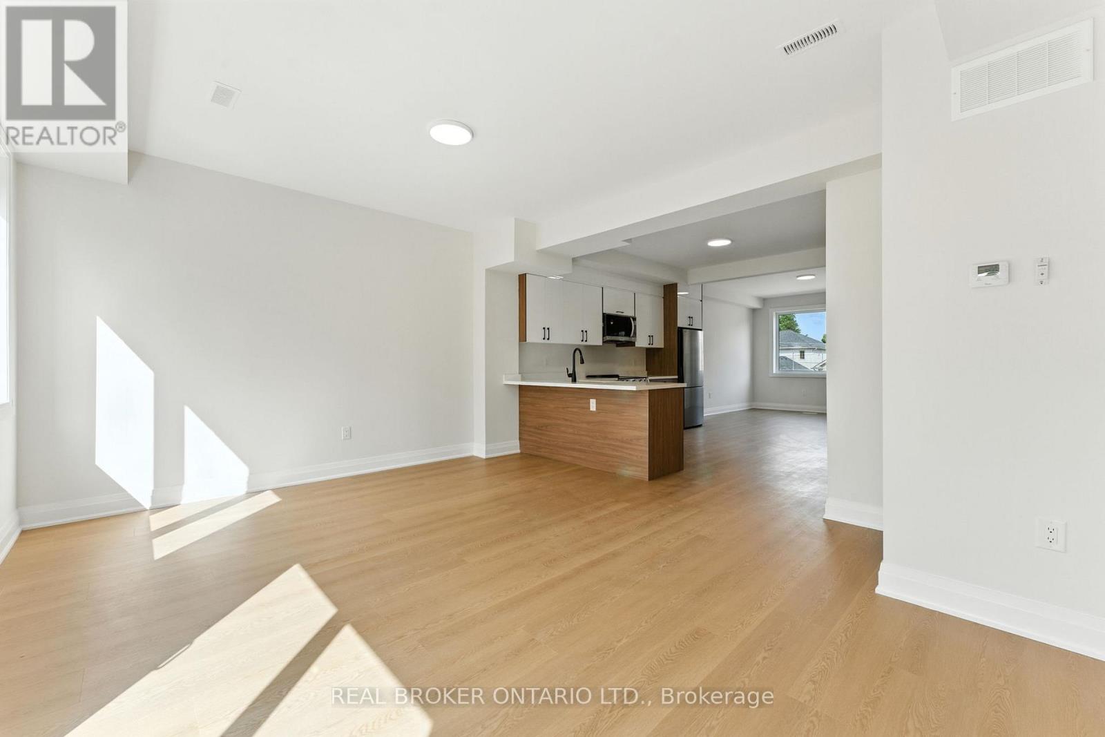 Unit 3 - 161 Fifth Avenue, Brant, Ontario  N3S 1A3 - Photo 19 - X12342963