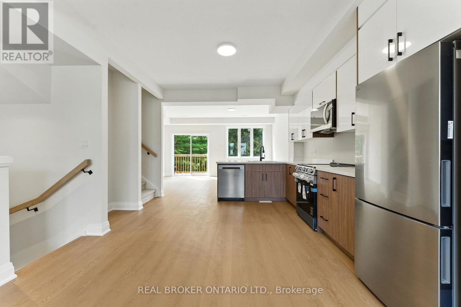 Unit 3 - 161 Fifth Avenue, Brant, Ontario  N3S 1A3 - Photo 8 - X12342963