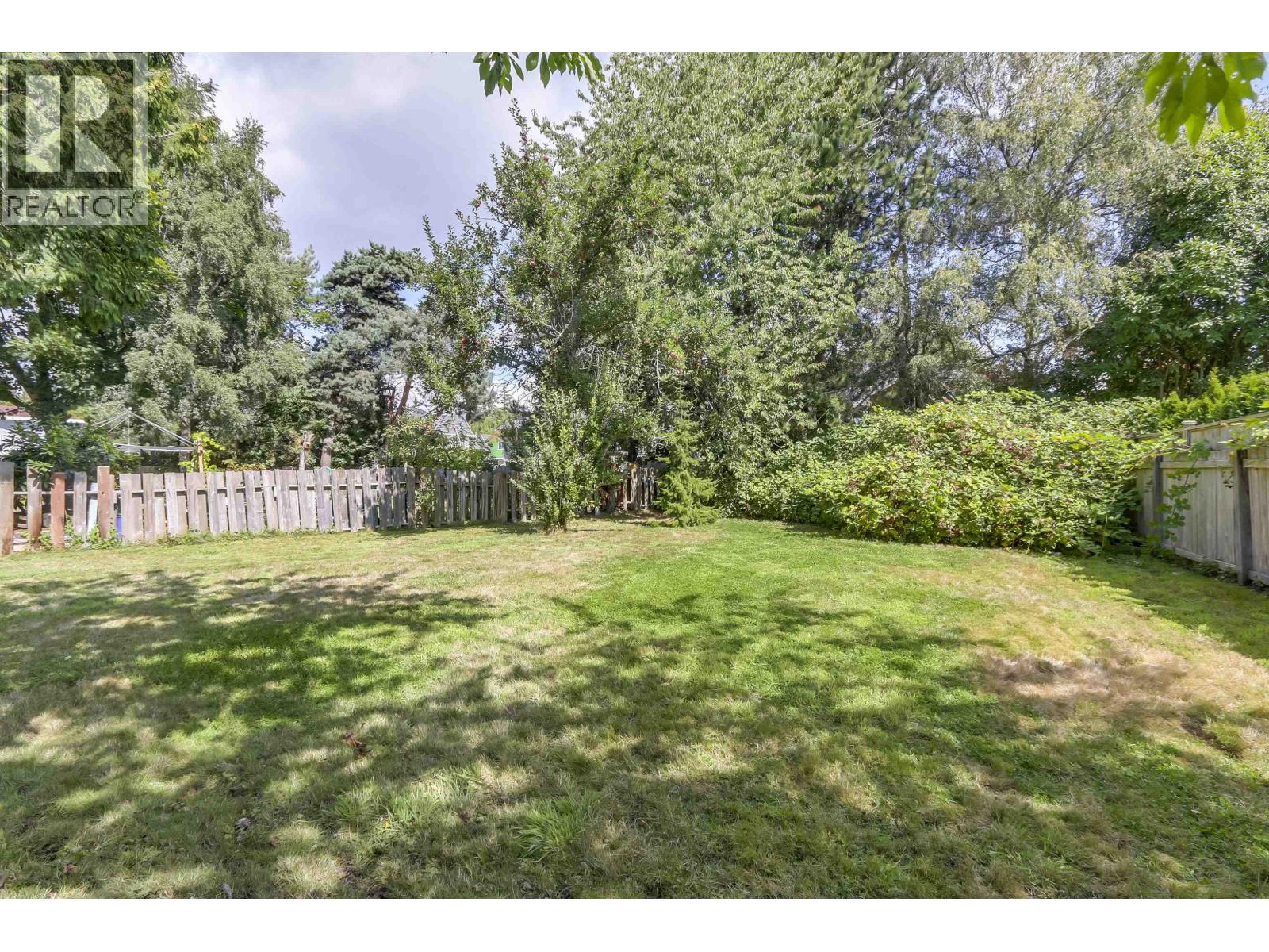 10640 Skagit Drive, Richmond, British Columbia  V7E 2A2 - Photo 15 - R3089386