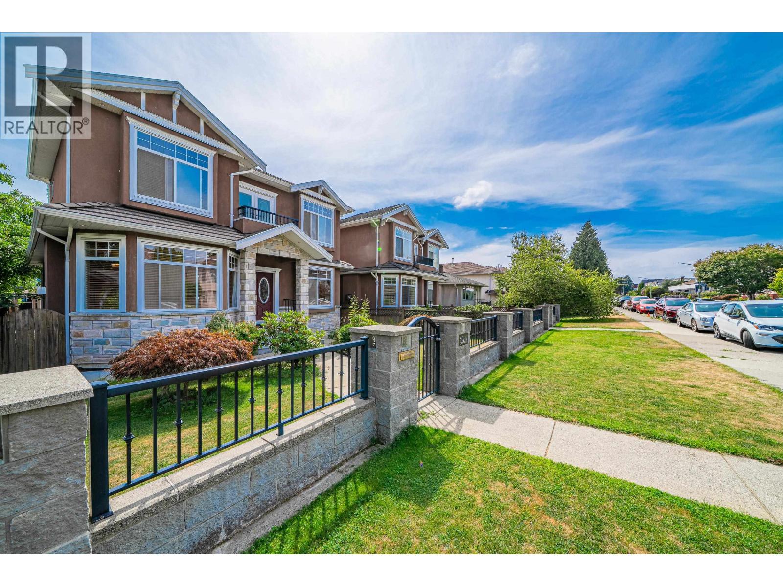 3968 Spruce Street, Burnaby, British Columbia  V5G 1Y1 - Photo 2 - R3089393