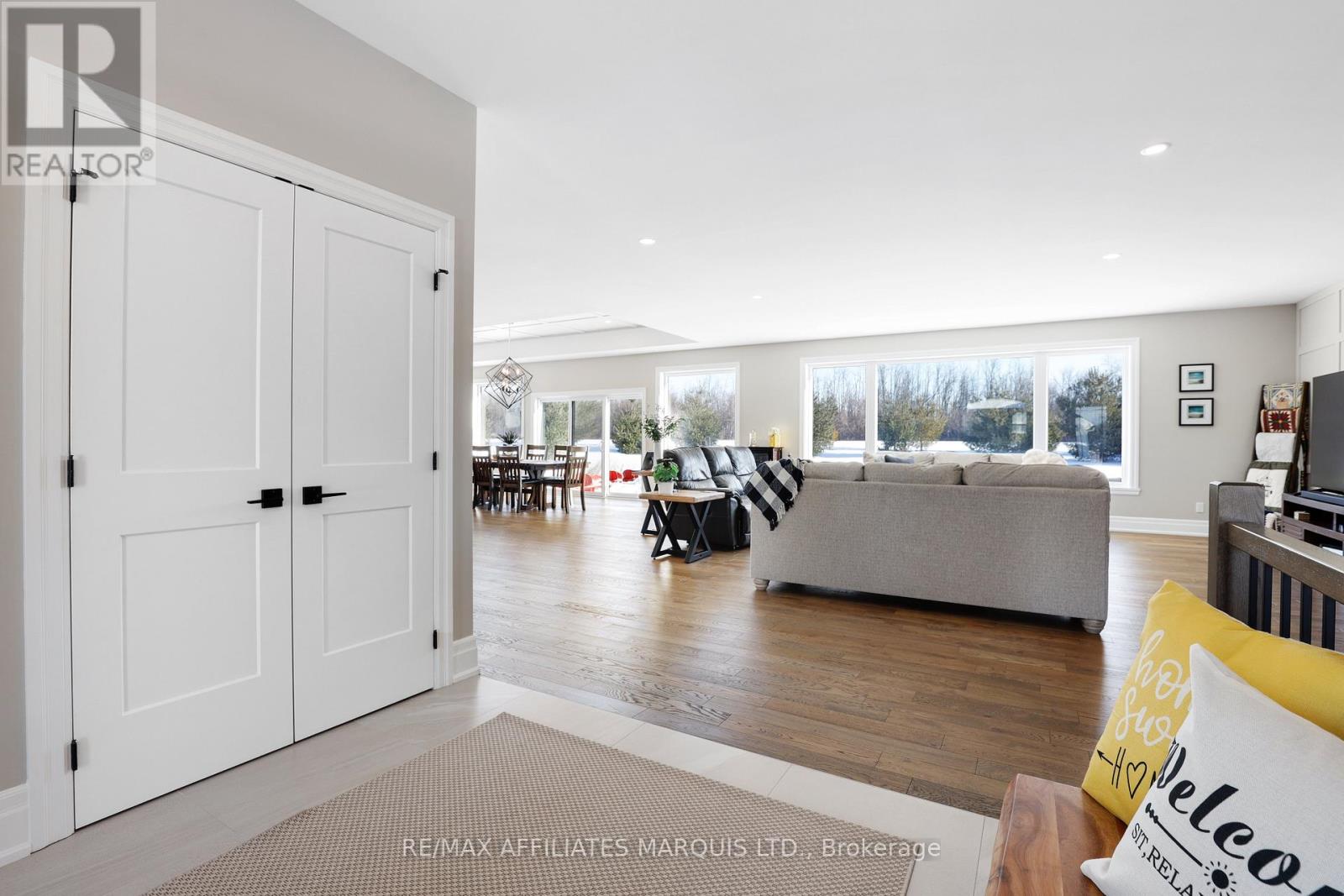 18150 St Laurent Boulevard, South Glengarry, Ontario  K6H 0G7 - Photo 3 - X12784058