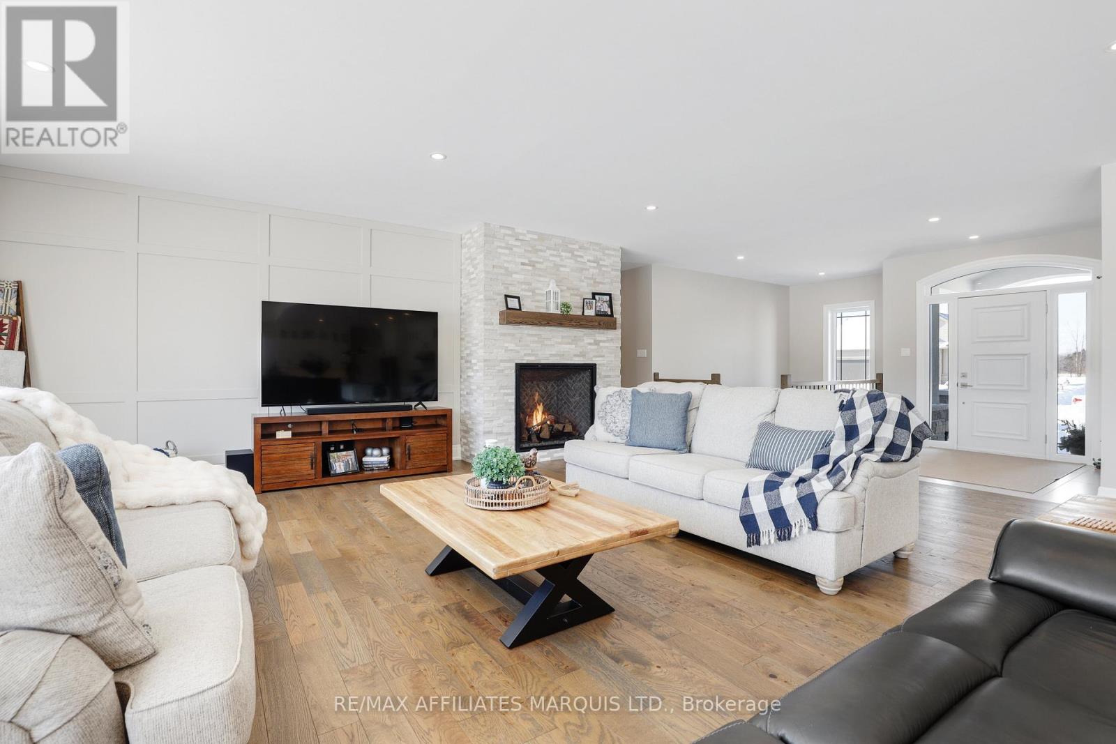 18150 St Laurent Boulevard, South Glengarry, Ontario  K6H 0G7 - Photo 6 - X12784058