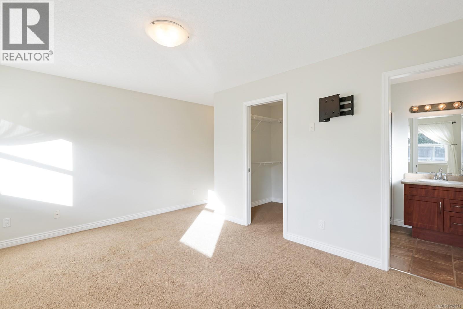 3367 First St, Cumberland, British Columbia  V0R 1S0 - Photo 14 - 1025871