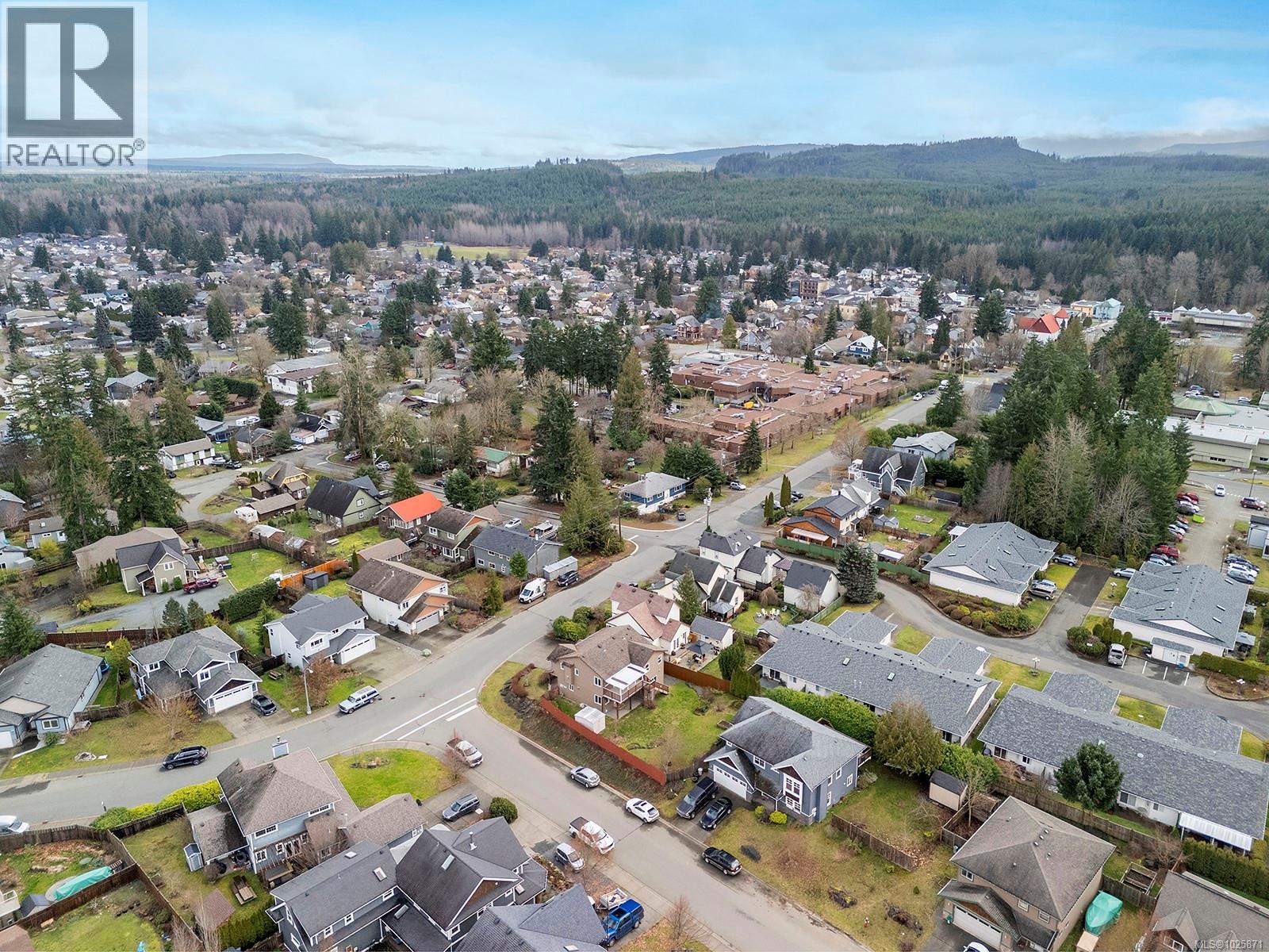 3367 First St, Cumberland, British Columbia  V0R 1S0 - Photo 37 - 1025871