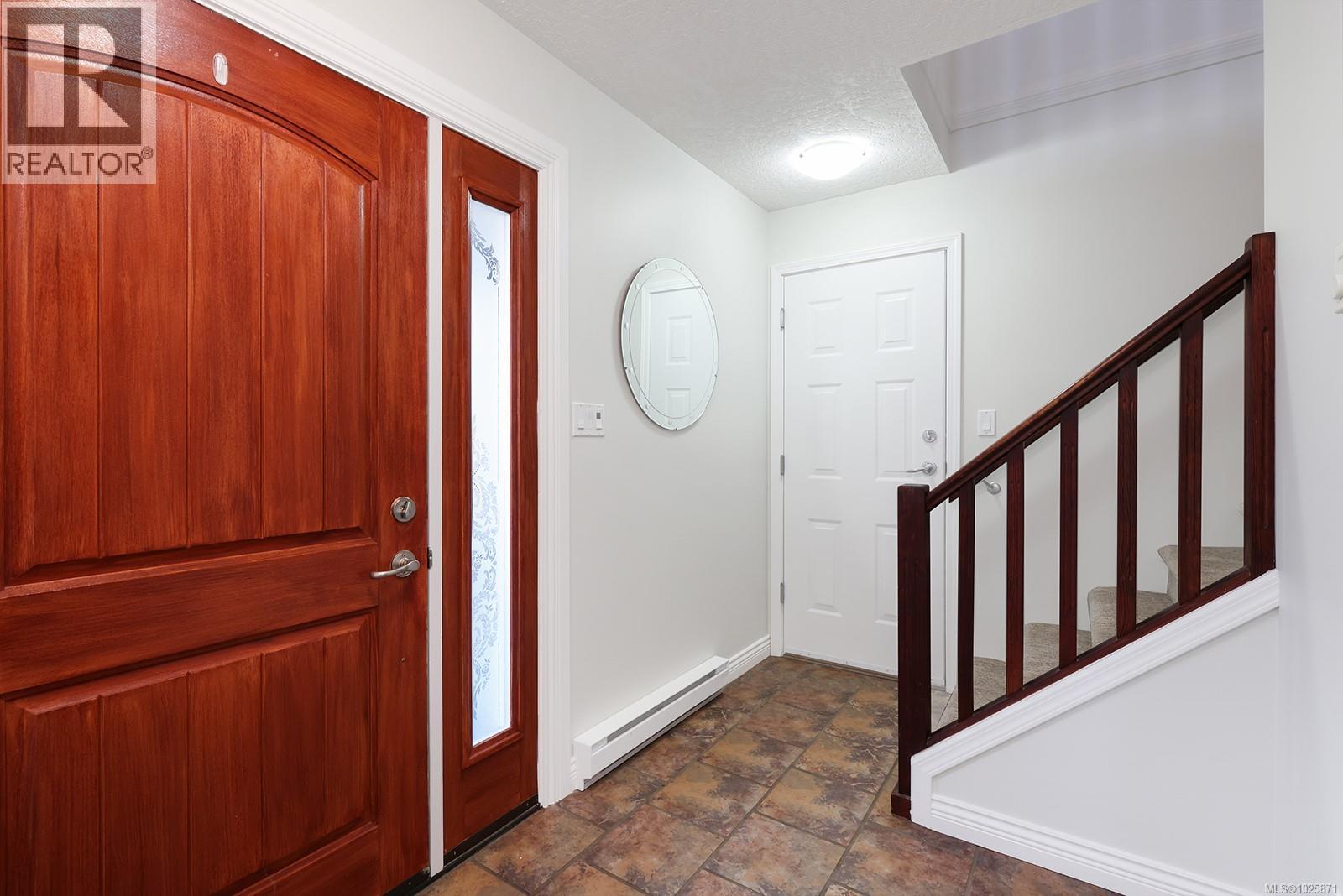 3367 First St, Cumberland, British Columbia  V0R 1S0 - Photo 4 - 1025871