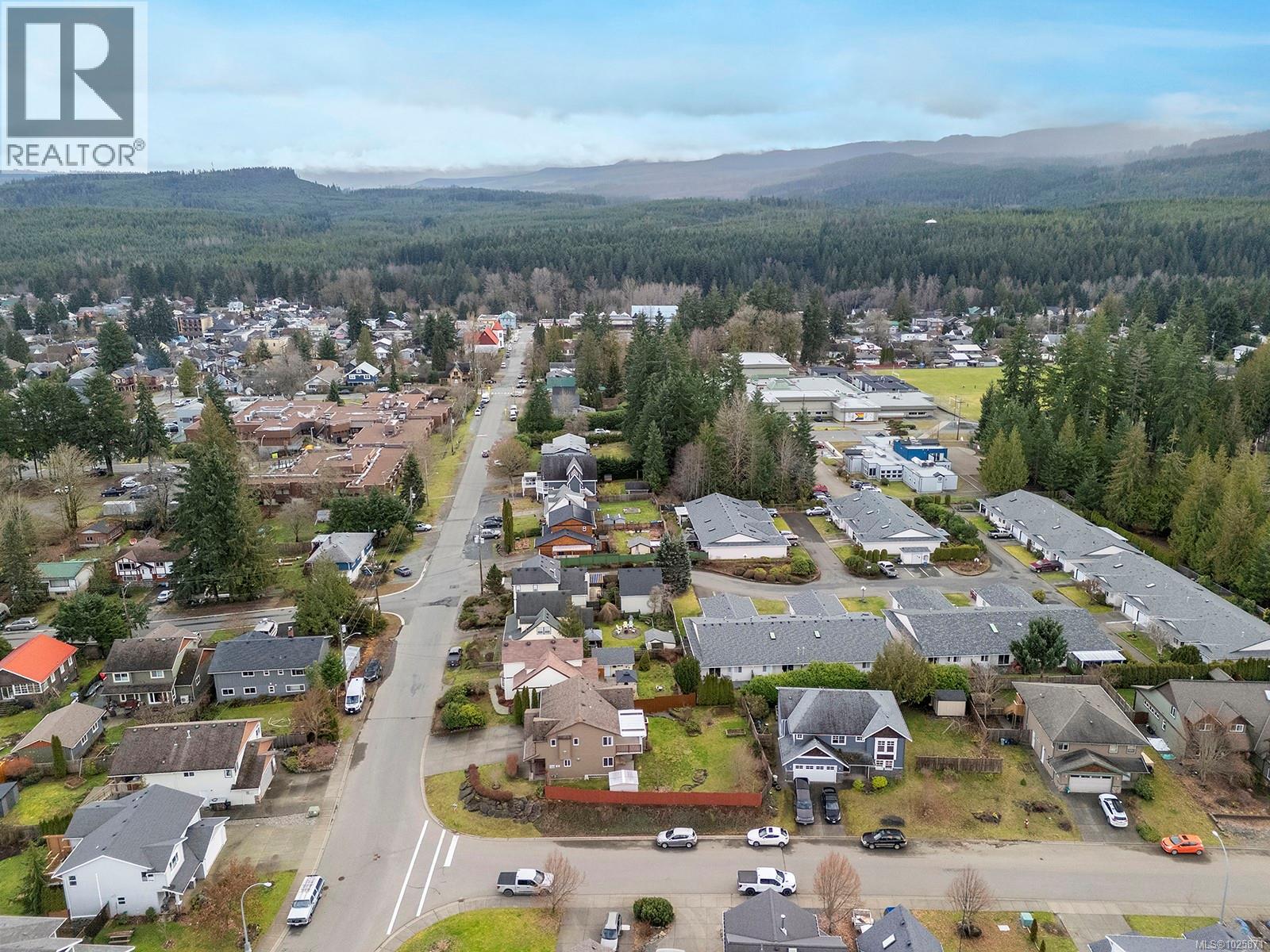 3367 First St, Cumberland, British Columbia  V0R 1S0 - Photo 42 - 1025871