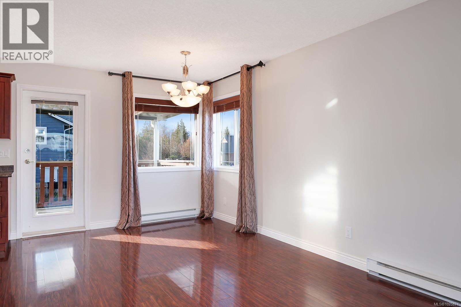 3367 First St, Cumberland, British Columbia  V0R 1S0 - Photo 8 - 1025871