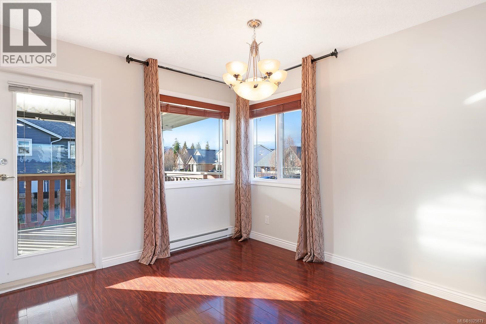 3367 First St, Cumberland, British Columbia  V0R 1S0 - Photo 9 - 1025871