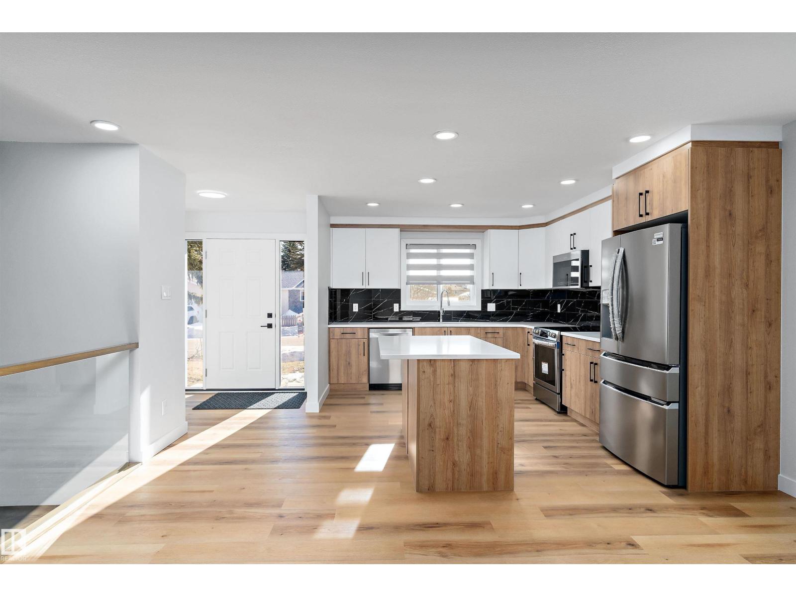 17116 81 AV NW, edmonton, Alberta