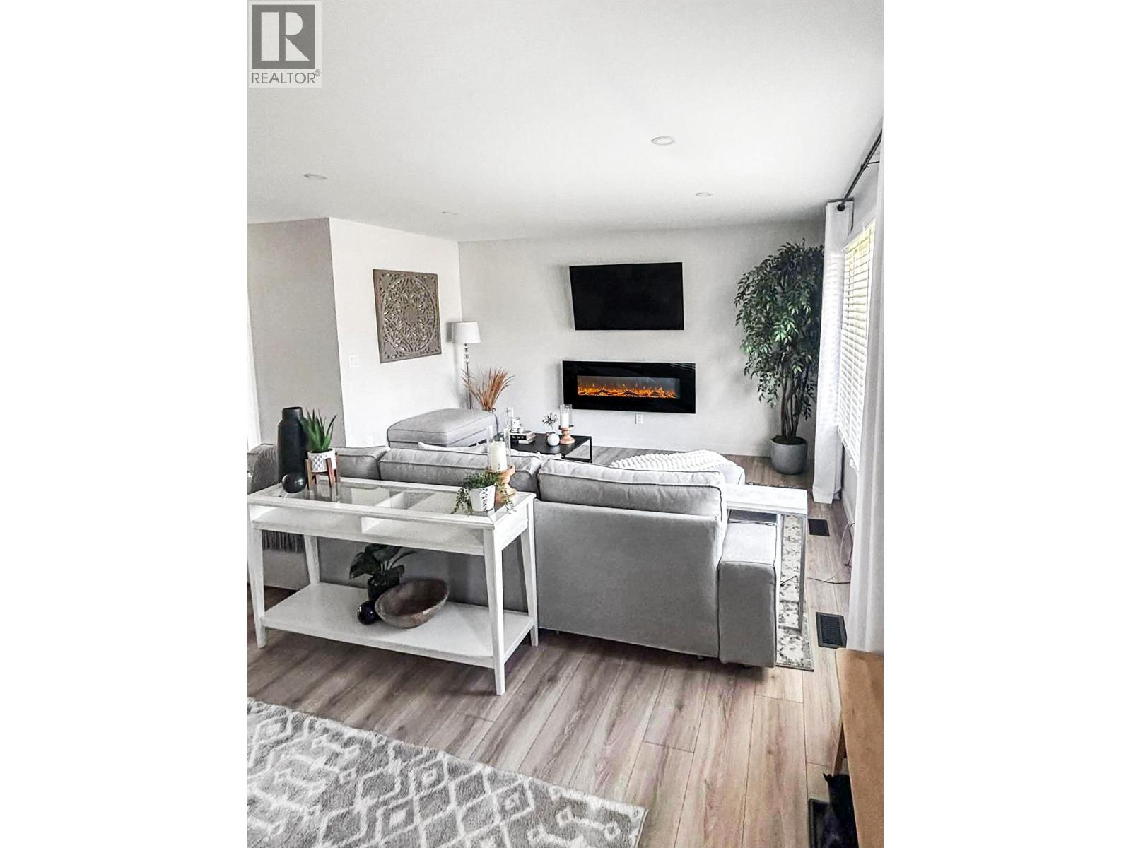 6549 19th Street, Grand Forks, British Columbia  V0H 1H0 - Photo 8 - 10375458