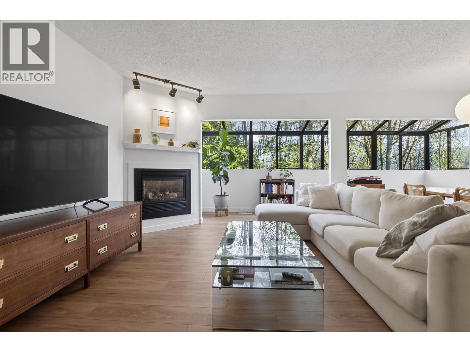 526 Cardiff Way, Port Moody, British Columbia  V3H 3T1 - Photo 5 - R3089281