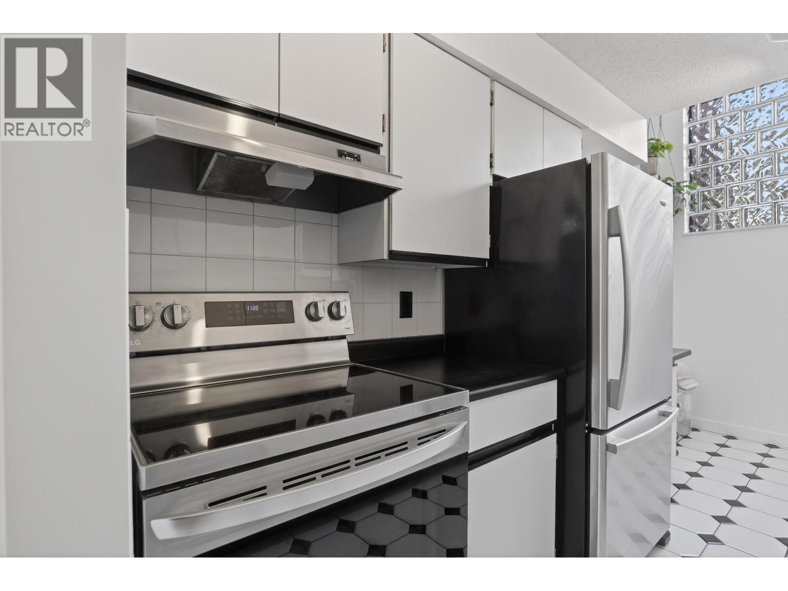 526 Cardiff Way, Port Moody, British Columbia  V3H 3T1 - Photo 18 - R3089281