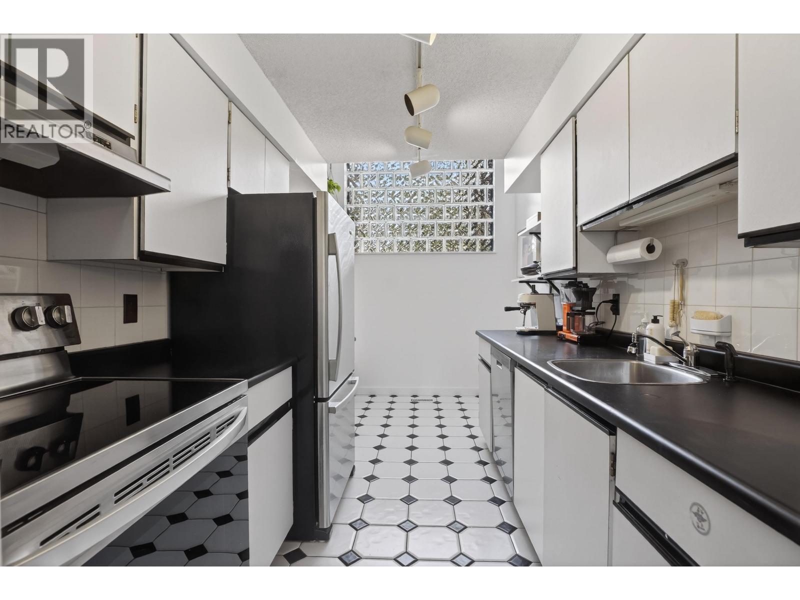 526 Cardiff Way, Port Moody, British Columbia  V3H 3T1 - Photo 17 - R3089281