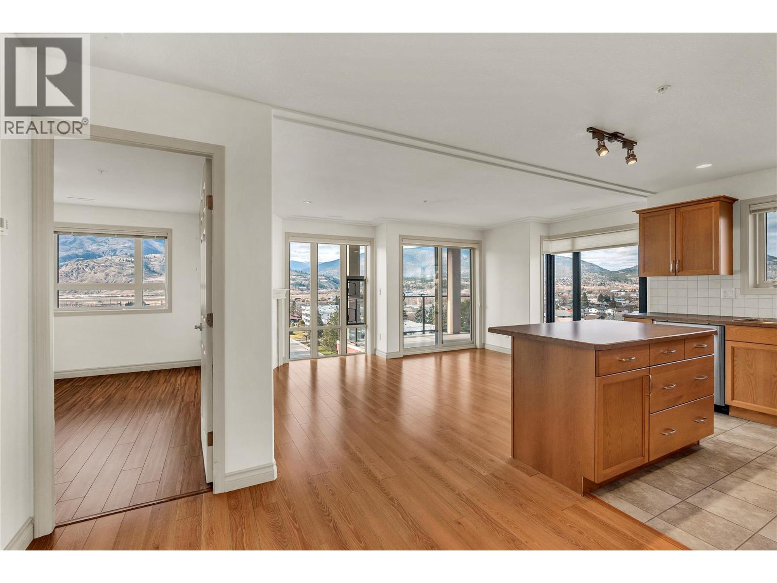 2113 Atkinson Street Unit# 705, Penticton, British Columbia  V2A 8R5 - Photo 10 - 10375806