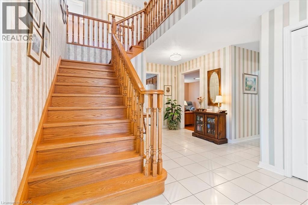 599 Stonebury Crescent, Waterloo, Ontario  N2K 3R2 - Photo 4 - 40804251