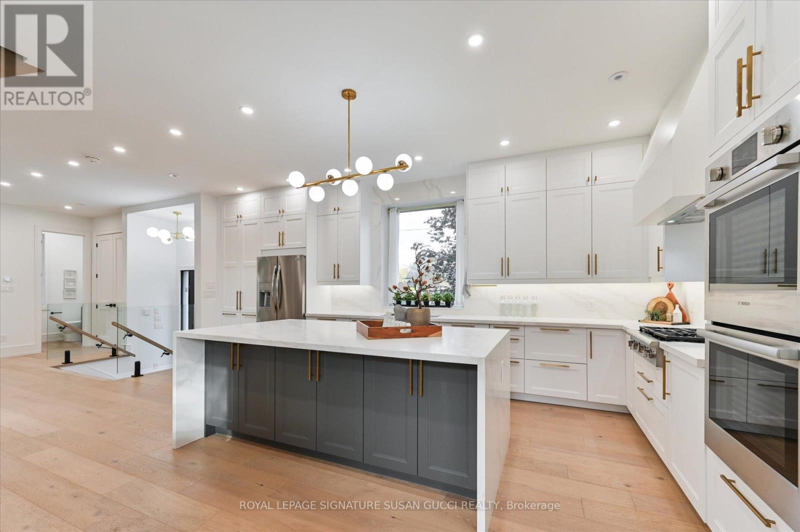 32 Treadway Boulevard, Toronto, Ontario  M4C 2Z7 - Photo 11 - E12783980