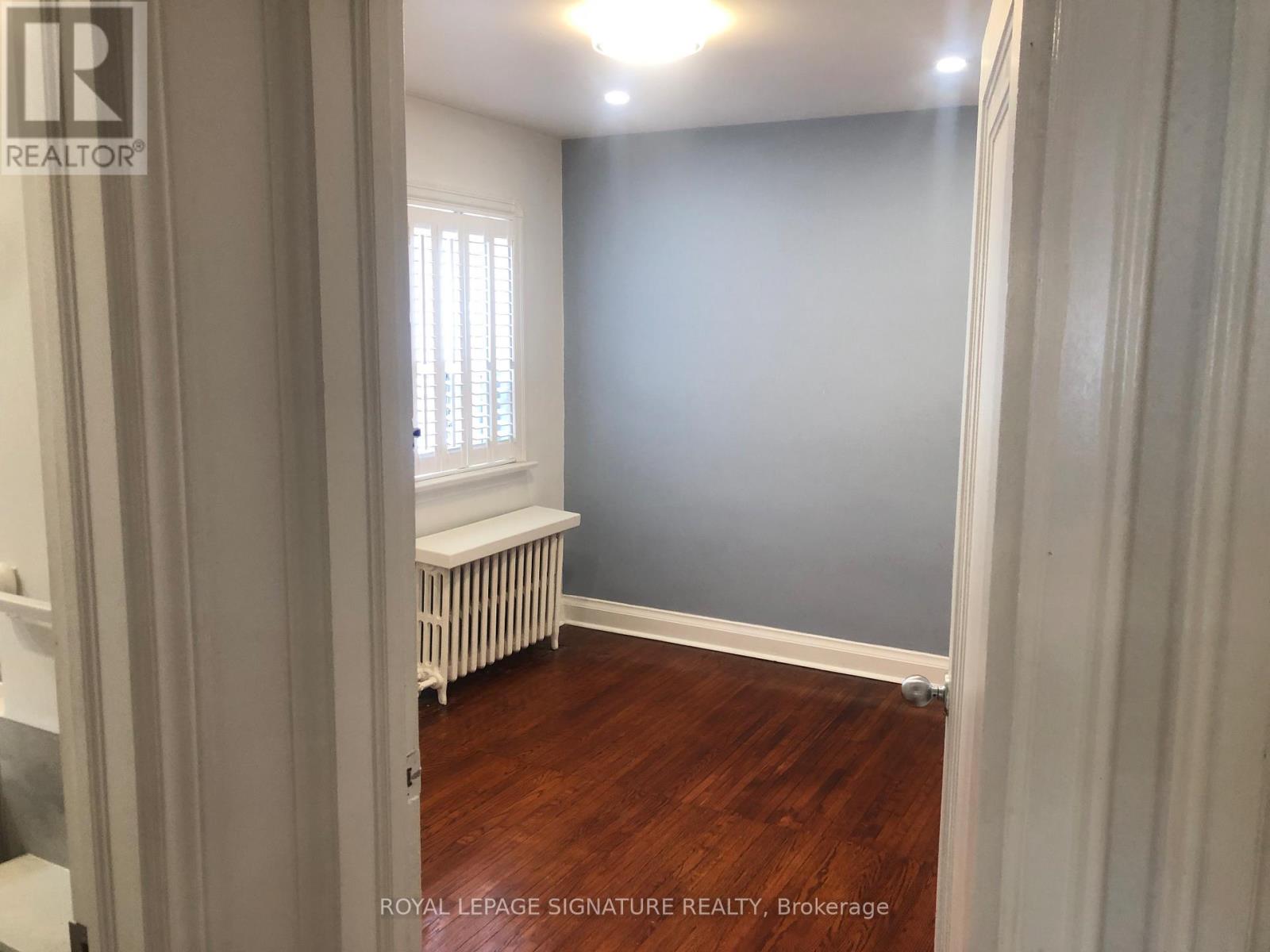 Main - 216 Donlands Avenue, Toronto, Ontario  M4J 3R1 - Photo 11 - E12784028