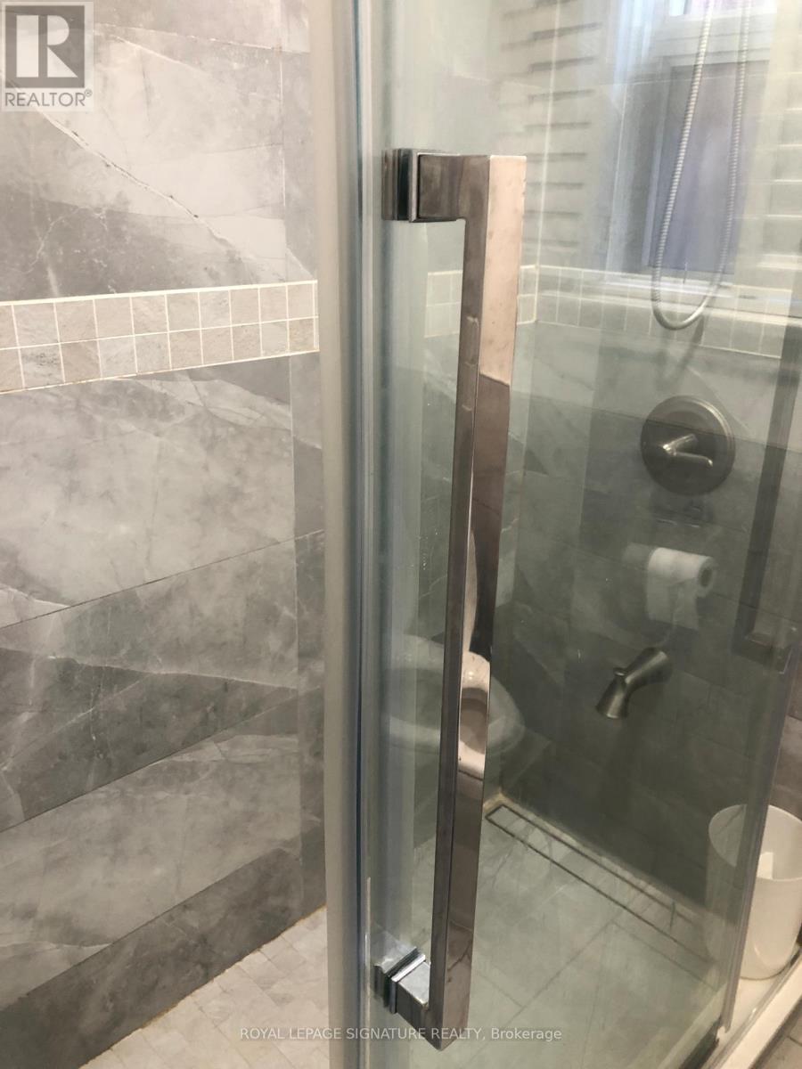 Main - 216 Donlands Avenue, Toronto, Ontario  M4J 3R1 - Photo 13 - E12784028