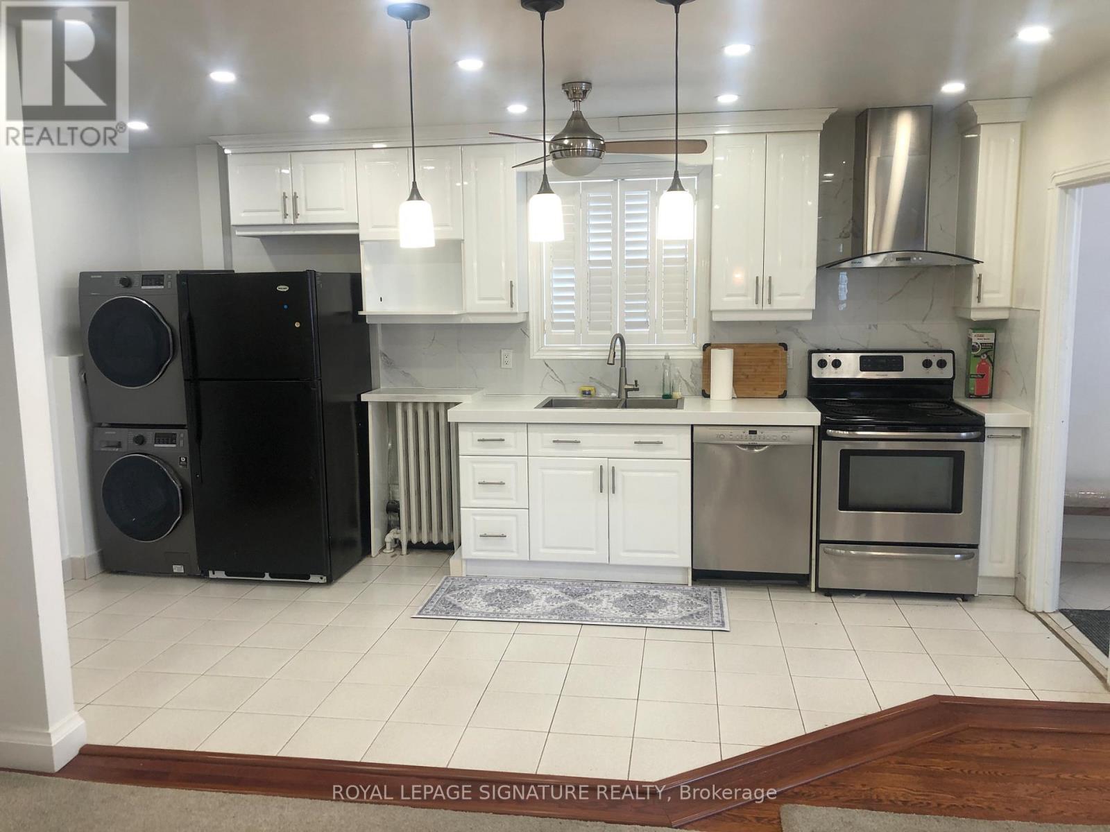 Main - 216 Donlands Avenue, Toronto, Ontario  M4J 3R1 - Photo 3 - E12784028