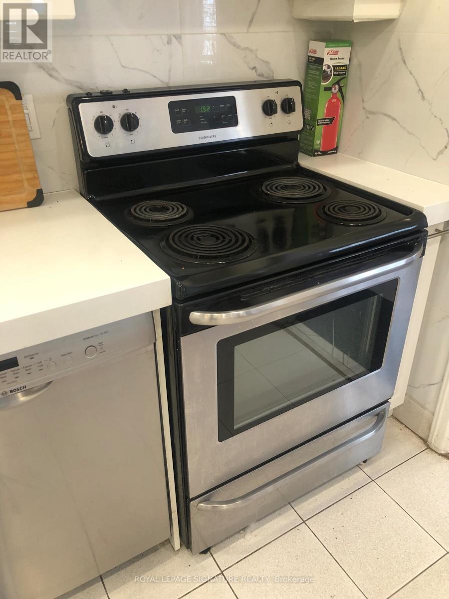 Main - 216 Donlands Avenue, Toronto, Ontario  M4J 3R1 - Photo 5 - E12784028