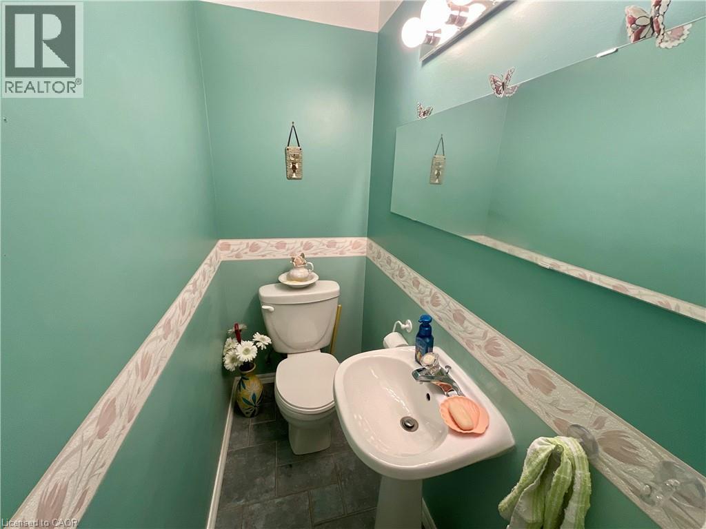 4 Rosanne Crescent, Hamilton, Ontario  L8T 2T7 - Photo 9 - 40796705