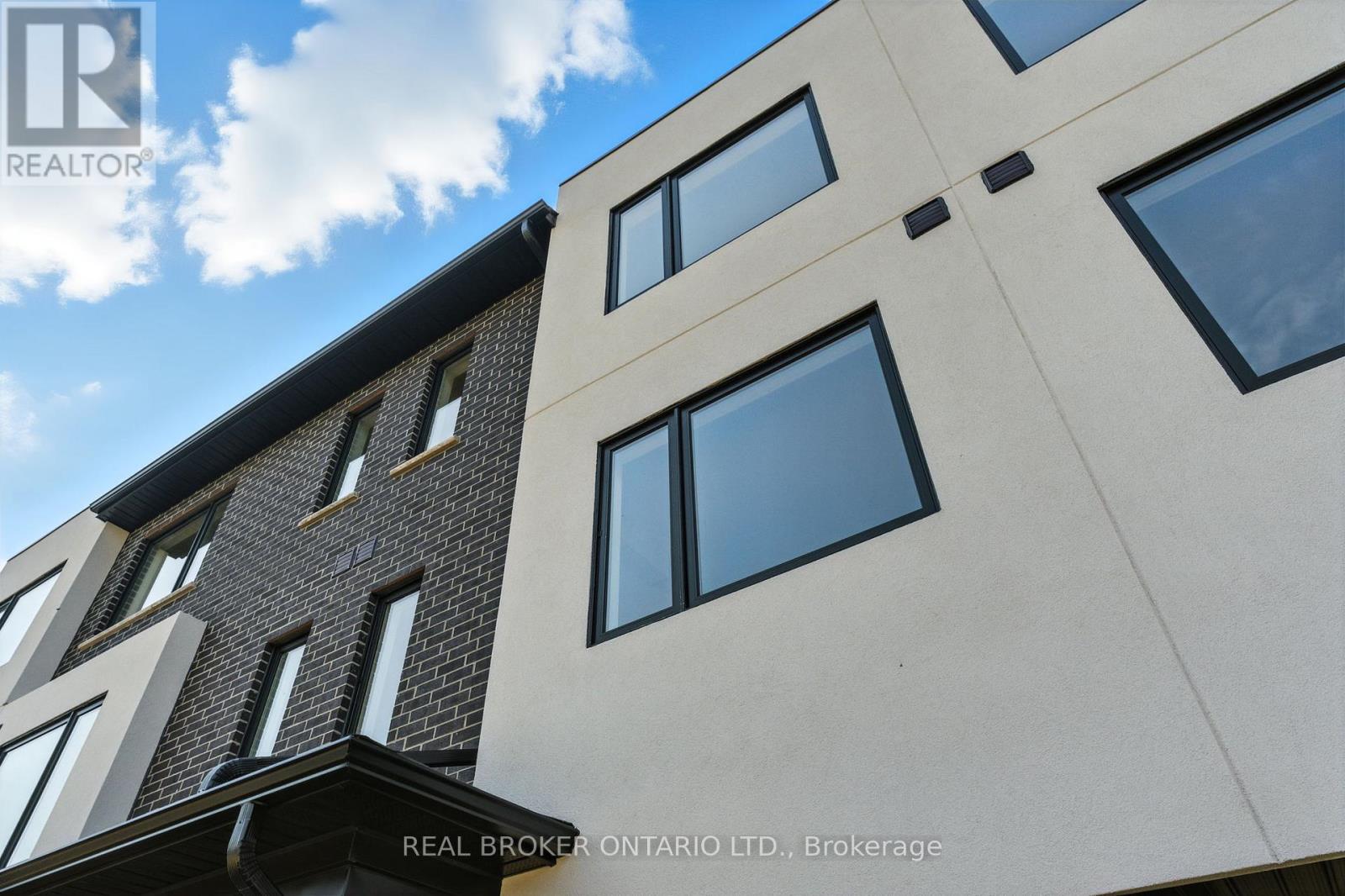 Unit 3 - 161 Fifth Avenue, Brant, Ontario  N3S 1A3 - Photo 3 - X12342963